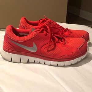 Nike Flex 2012 Womens Sz 7.5 Red Silver Athletic Running Shoes 512108-601.